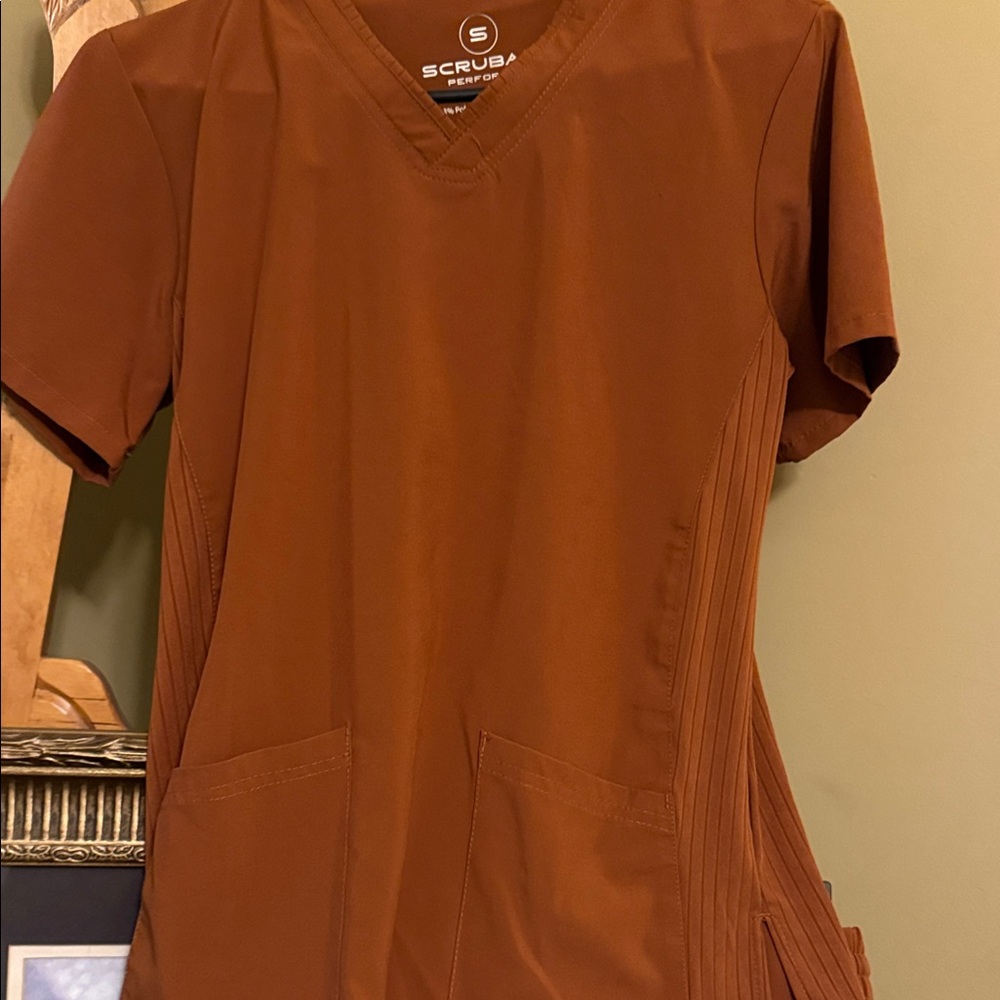 Scrubstar set Women's V-Neck Short Sleeve - Brown. Pants and top